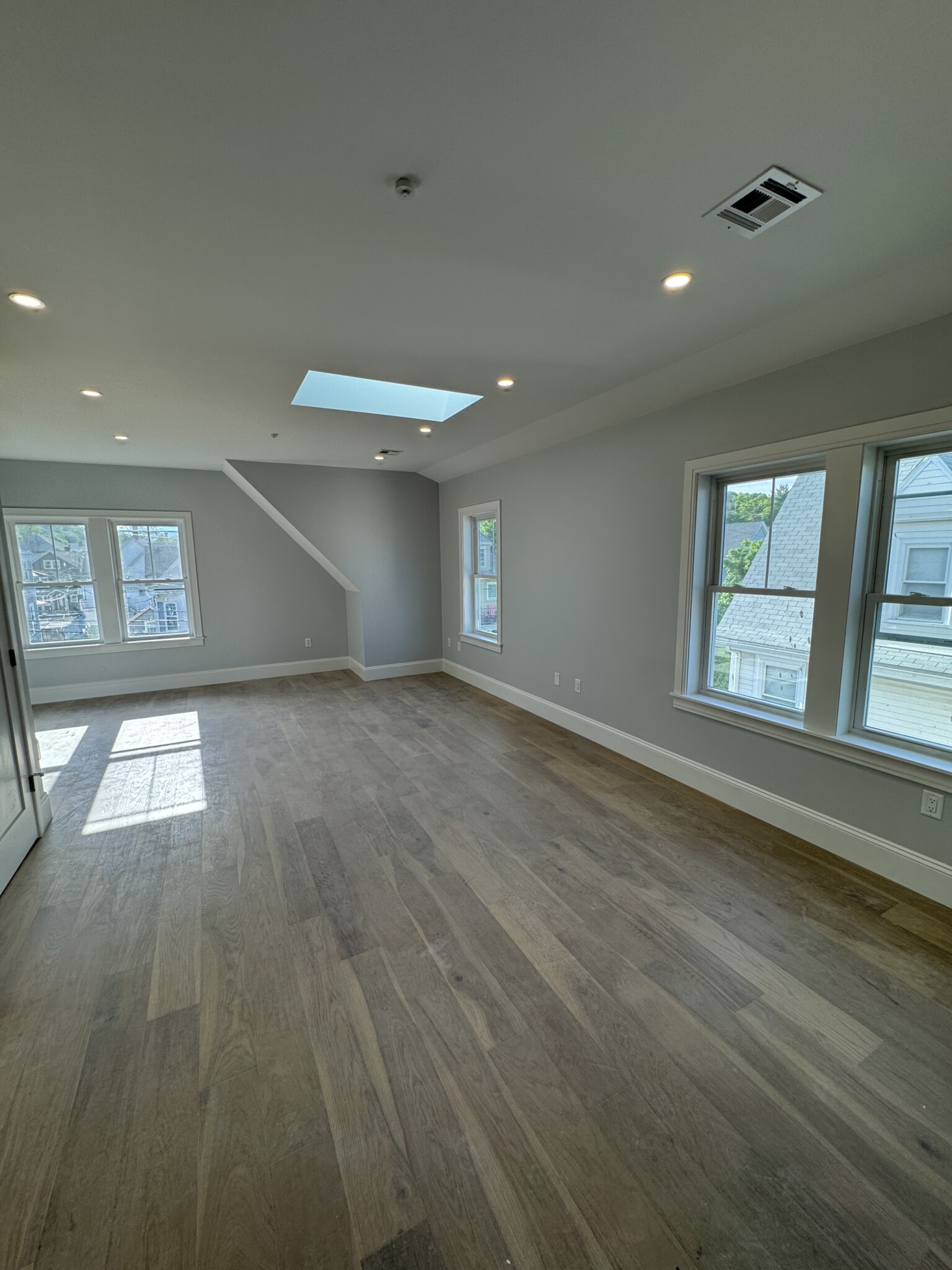 3 bed, 2 bath apartment for rent at 51 Fairbanks Unit 3, Brighton — photo 3 of 10