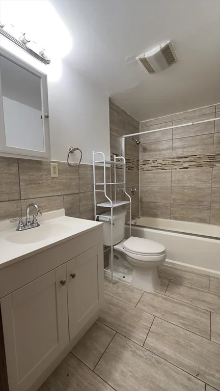 4 bed, 1 bath apartment for rent at 51 Ford St Unit 2, Brockton — photo 6 of 16