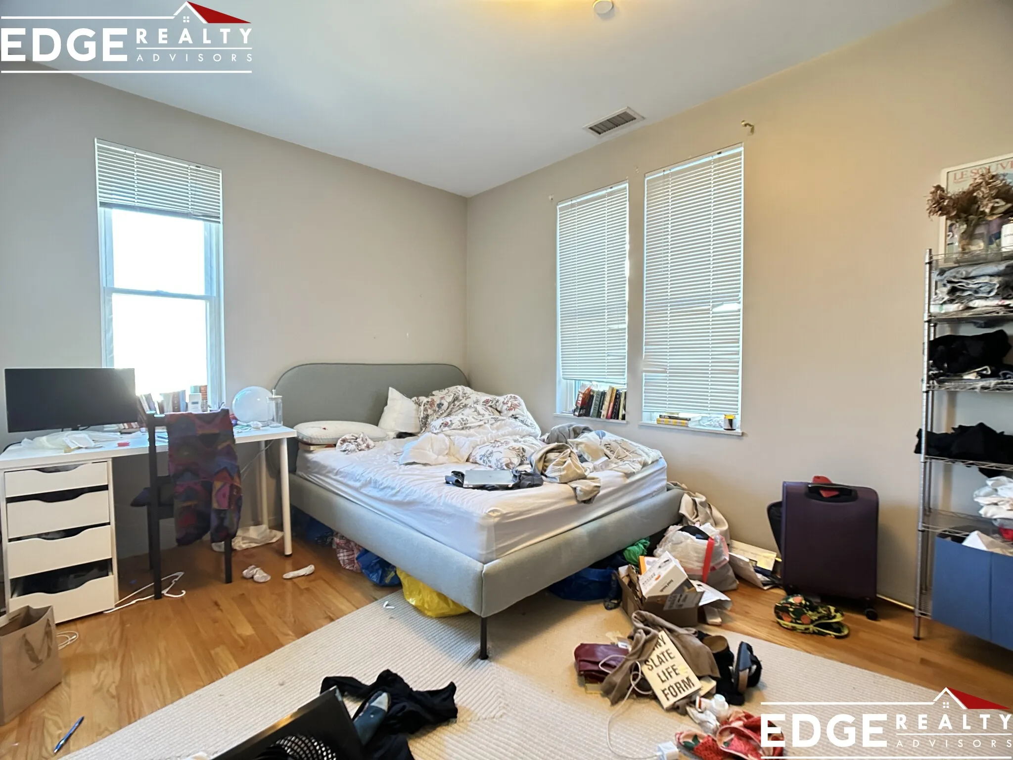 5 bed, 2.5 bath apartment for rent at 51 Glenville Ave Unit 1, Allston — photo 9 of 13