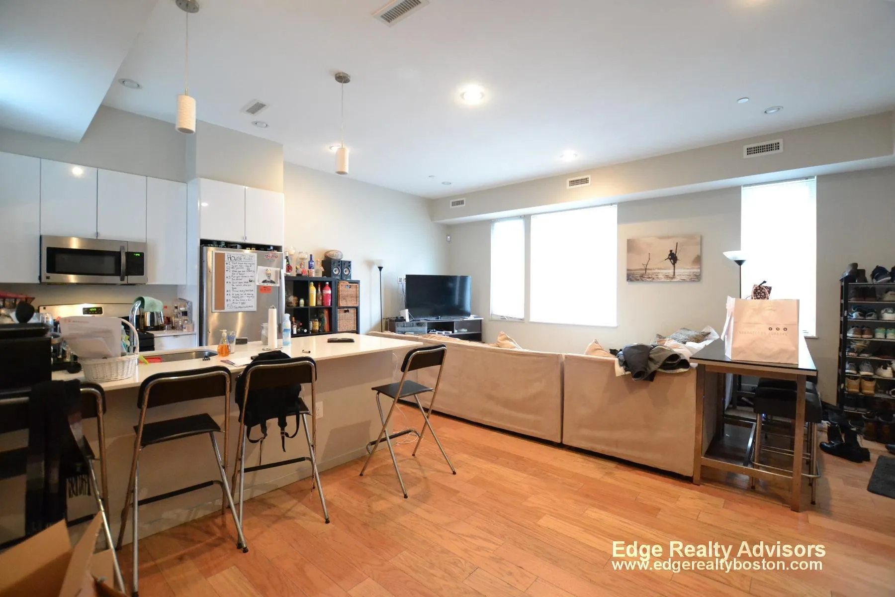 4 bed, 2.5 bath apartment for rent at 51 Glenville Ave Unit NA, Allston — photo 4 of 7