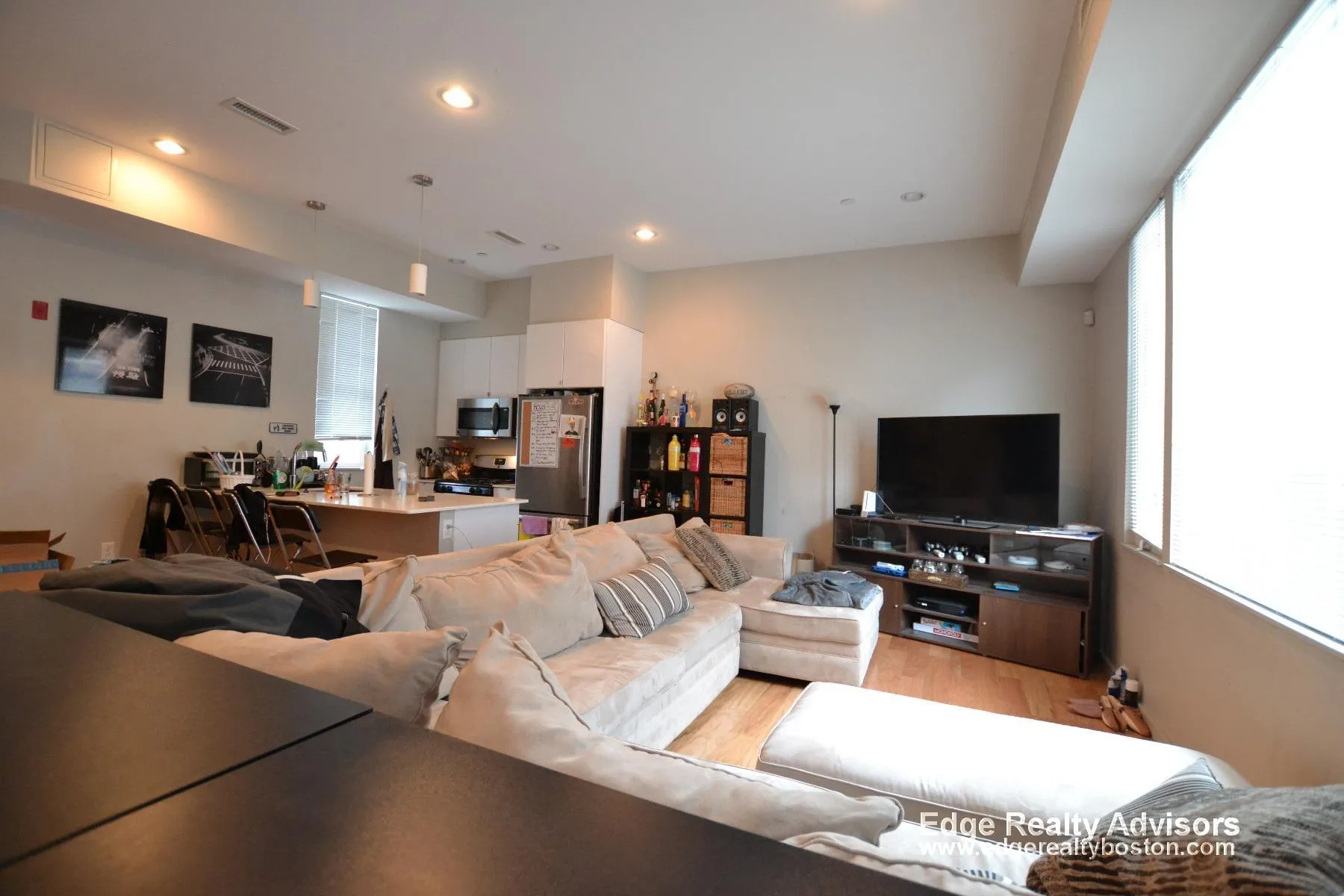 4 bed, 2.5 bath apartment for rent at 51 Glenville Ave Unit NA, Allston — photo 2 of 7