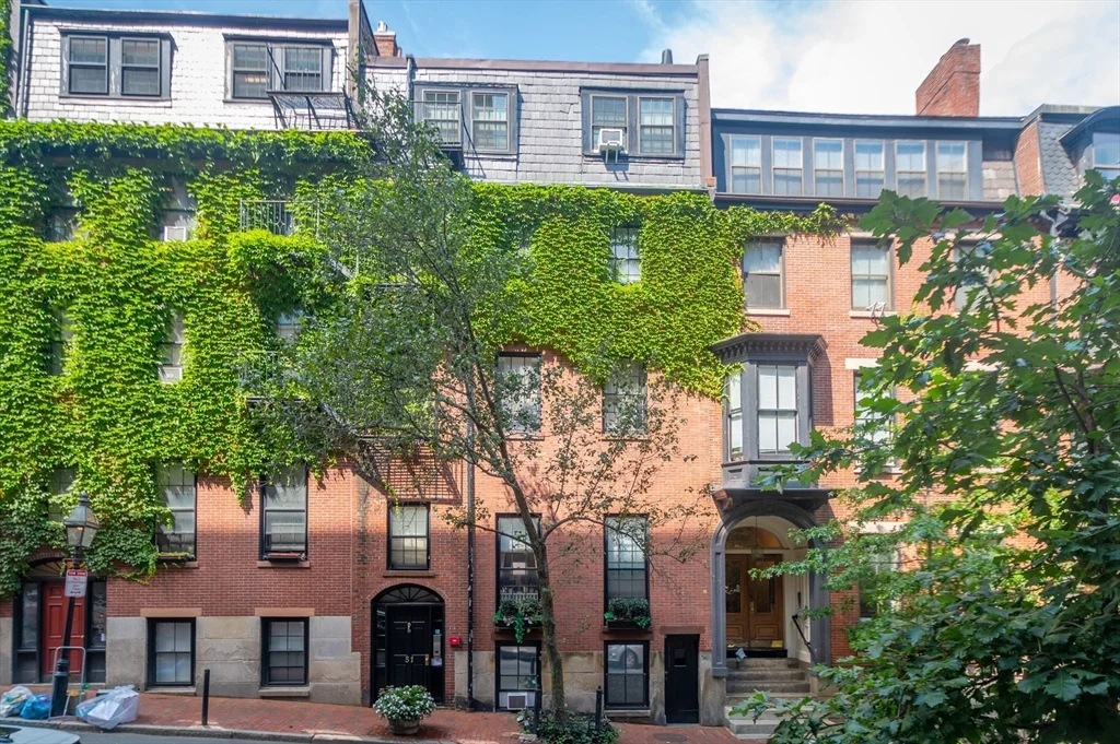 1 bed, 1 bath apartment for rent at 51 Hancock St Unit 8, Beacon Hill