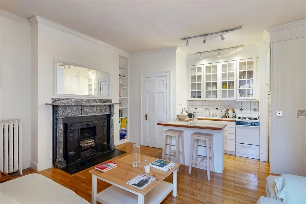 1 bed, 1 bath apartment for rent at 51 Hancock St Unit 8, Beacon Hill — photo 4 of 14