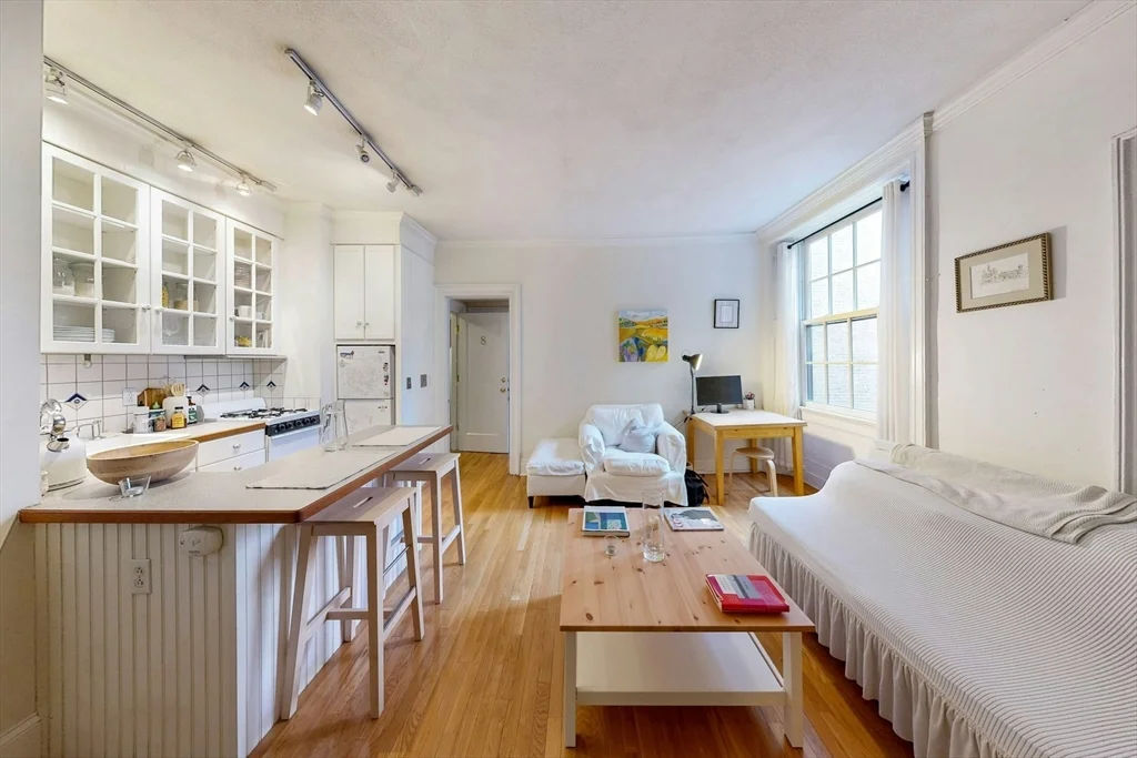 1 bed, 1 bath apartment for rent at 51 Hancock St Unit 8, Beacon Hill — photo 6 of 14