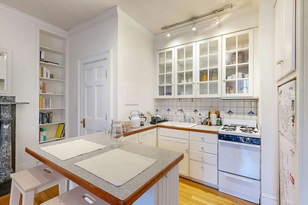 1 bed, 1 bath apartment for rent at 51 Hancock St Unit 8, Beacon Hill — photo 7 of 14