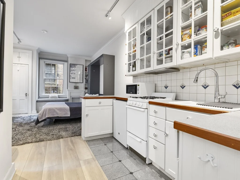 1 bed, 1 bath apartment for rent at 51 Hancock St Unit 9, Boston — photo 8 of 17