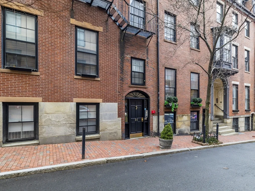 1 bed, 1 bath apartment for rent at 51 Hancock St Unit 9, Boston — photo 13 of 17