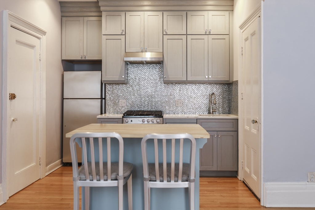 1 bed, 1 bath apartment for rent at 51 Hancock Unit 7, Beacon Hill — photo 2 of 9