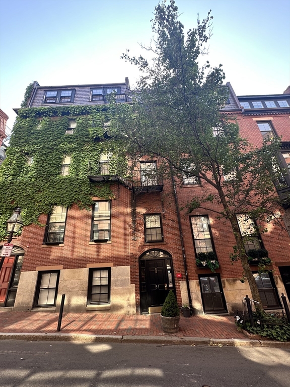 1 bed, 1 bath apartment for rent at 51 Hancock Unit 7, Beacon Hill