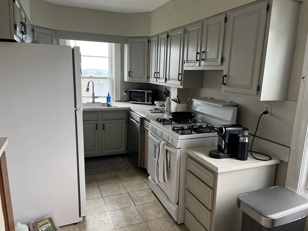 2 bed, 1 bath apartment for rent at 51 Harborview Ave Unit C, Winthrop — photo 6 of 16