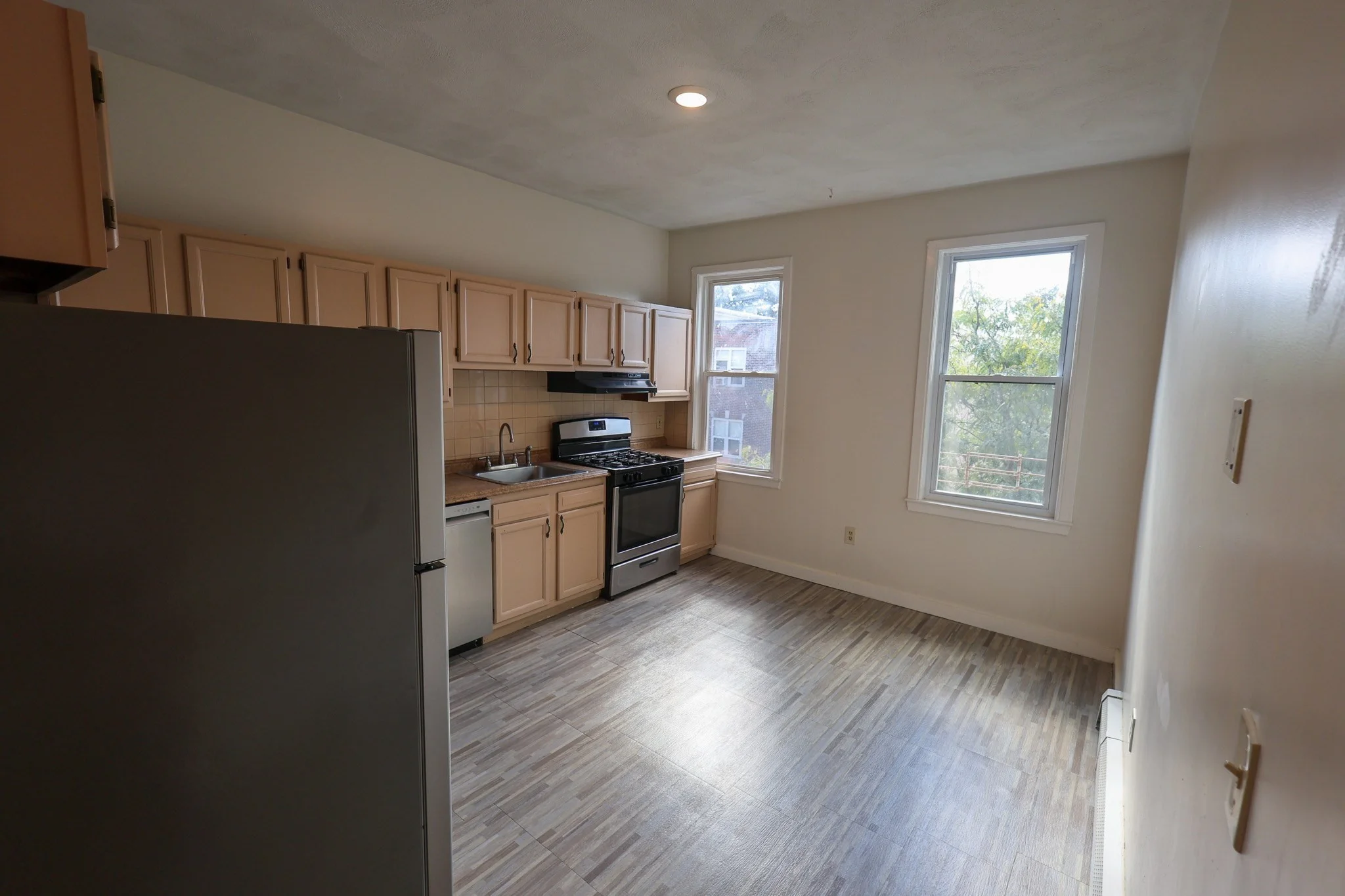 3 bed, 2 bath apartment for rent at 51 Holworthy St Unit 3, Roxbury — photo 2 of 18