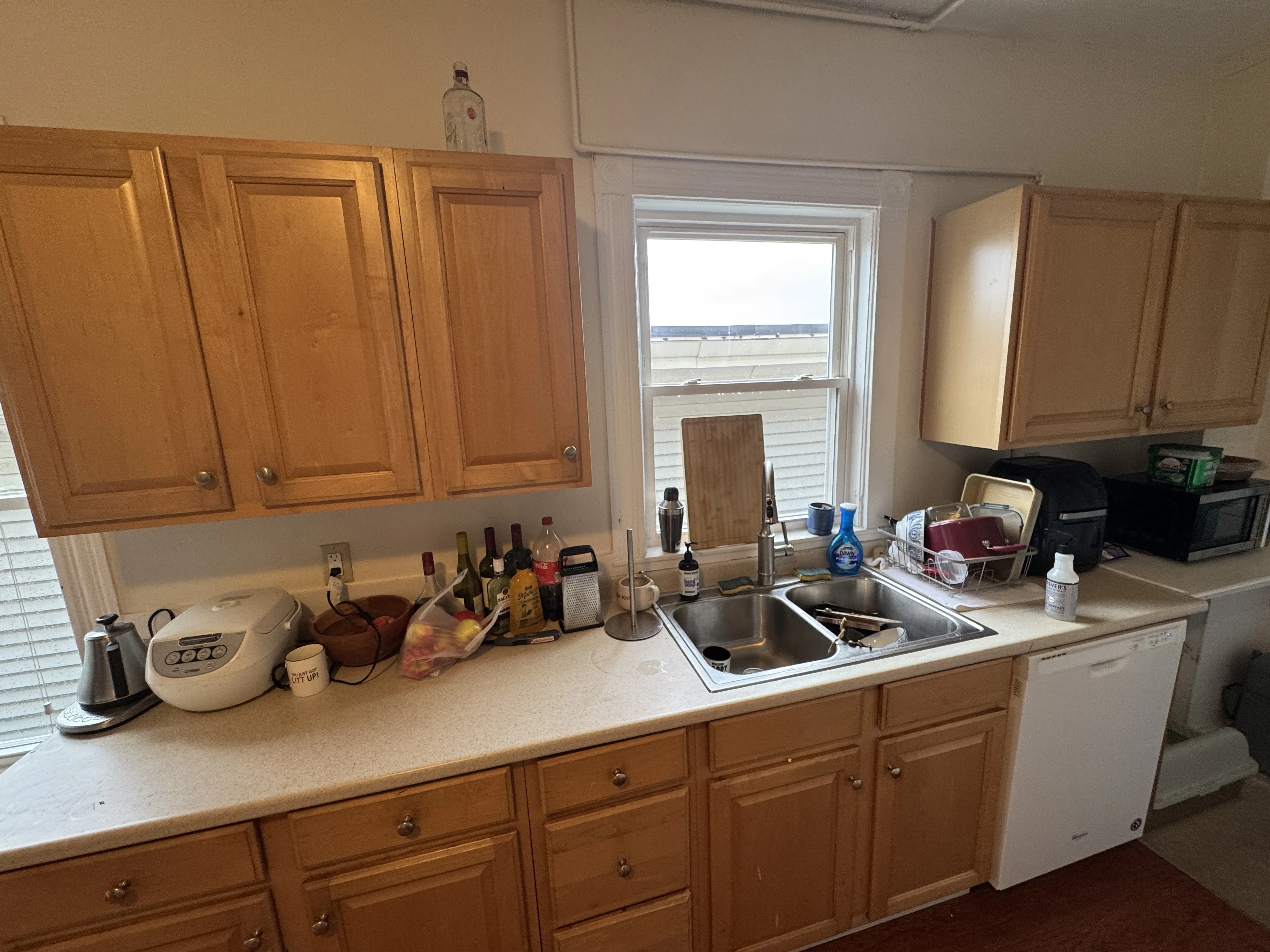 4 bed, 1 bath apartment for rent at 51 Ibbetson St Unit 3, Spring Hill — photo 4 of 17