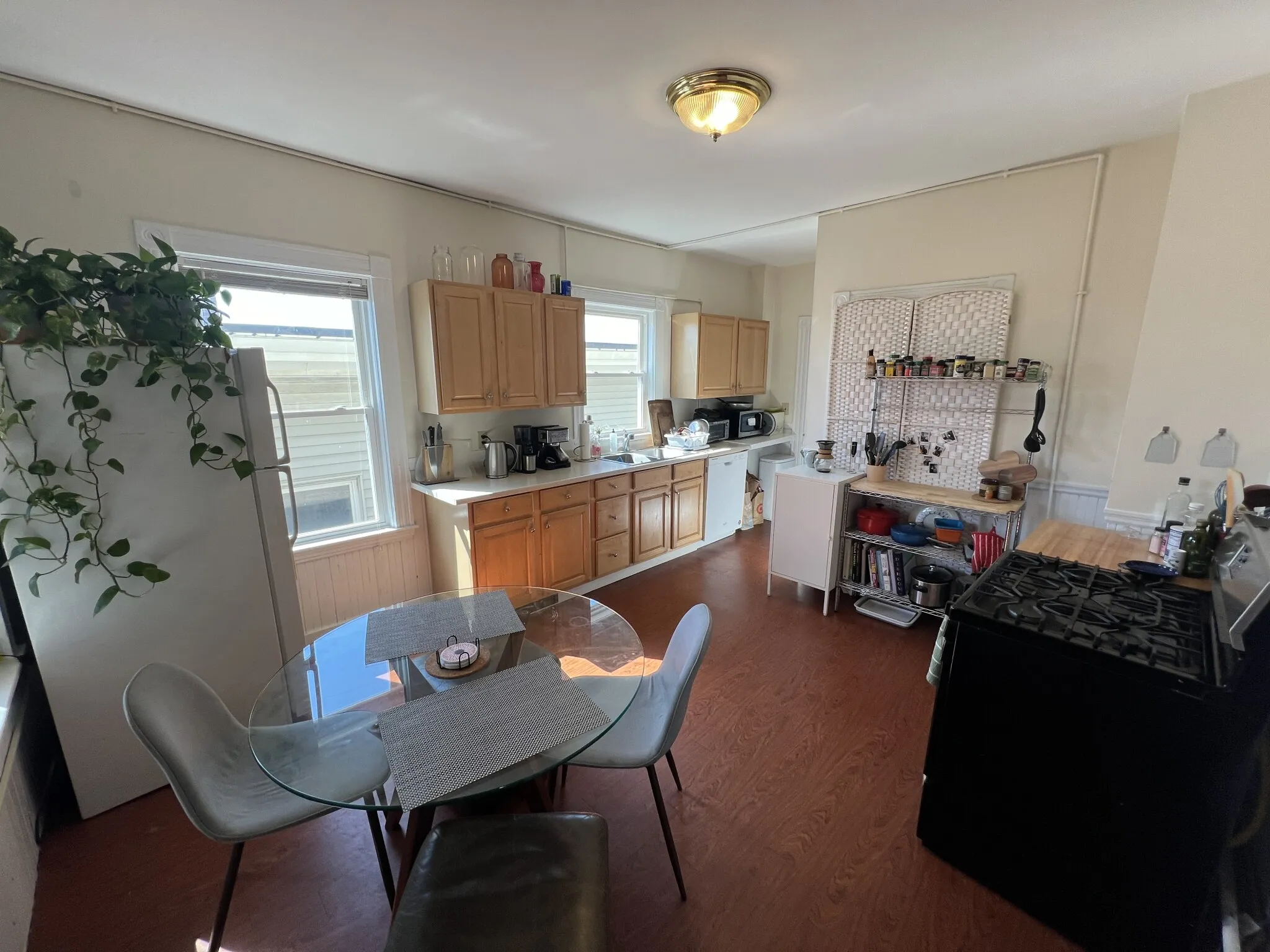 4 bed, 1 bath apartment for rent at 51 Ibbetson St Unit 3, Spring Hill