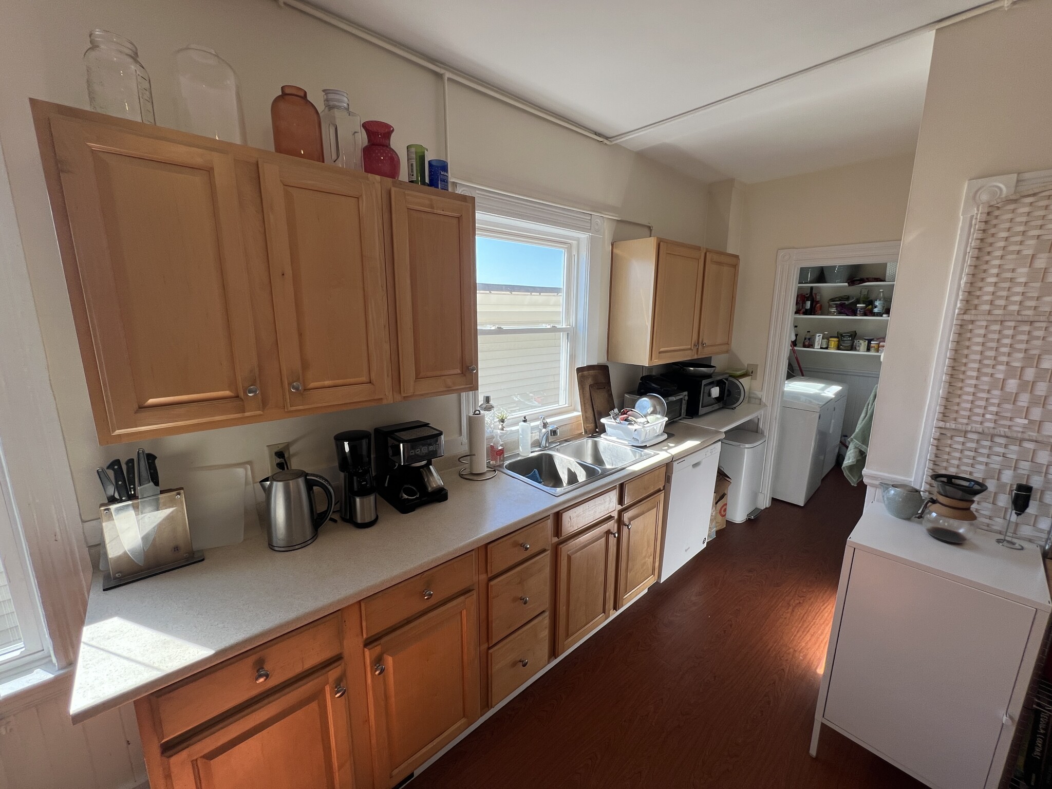 4 bed, 1 bath apartment for rent at 51 Ibbetson St Unit 3T, Spring Hill