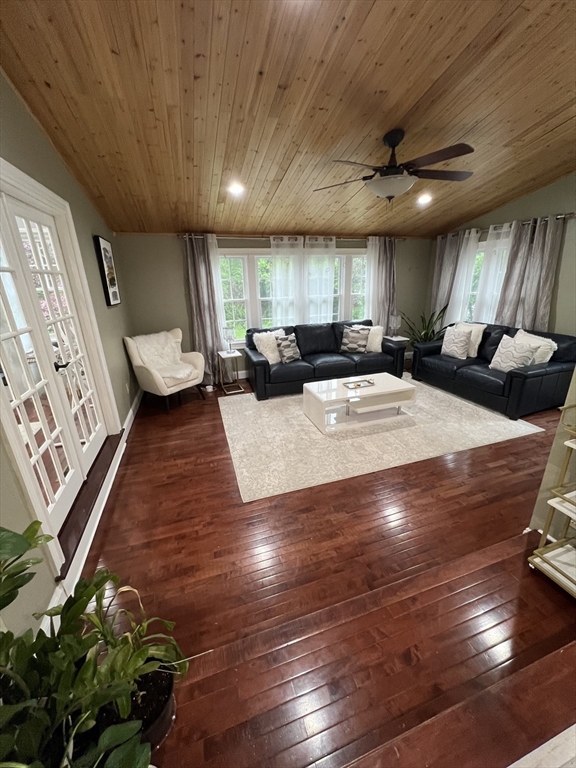 3 bed, 3 bath apartment for rent at 51 Ireta Rd, Shrewsbury — photo 10 of 26
