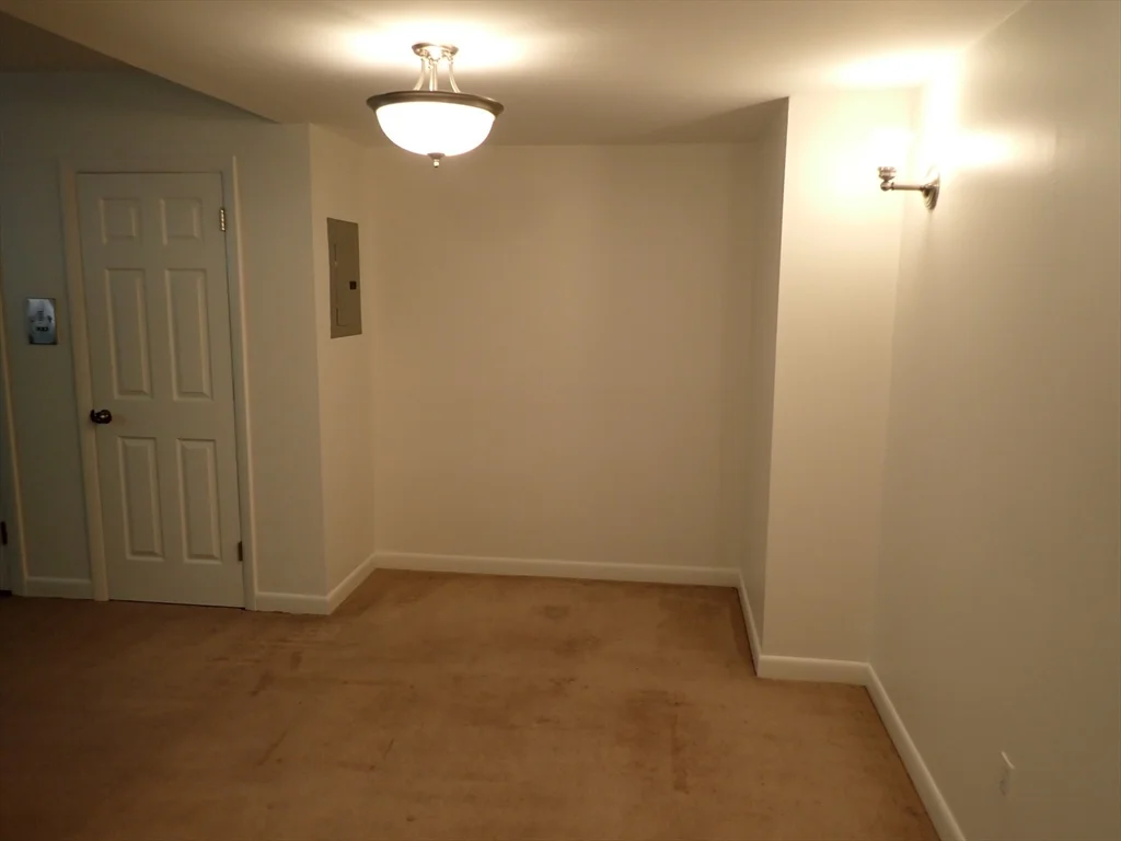 1 bed, 1 bath apartment for rent at 51 Jacqueline Rd Unit 3, Waltham — photo 6 of 18
