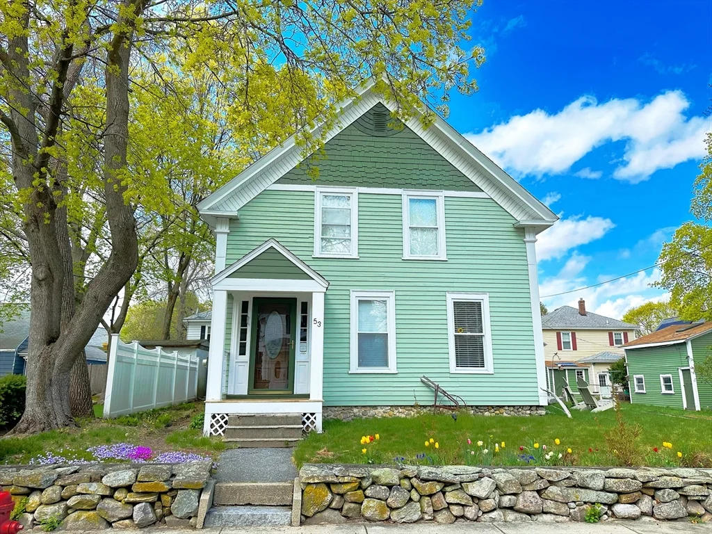 2 bed, 1 bath apartment for rent at 51 Jenness St Unit 0, Lowell — photo 2 of 24