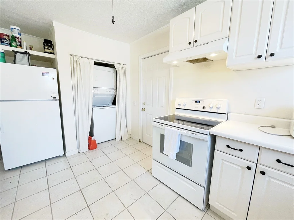 2 bed, 1 bath apartment for rent at 51 Jenness St Unit 0, Lowell — photo 8 of 24