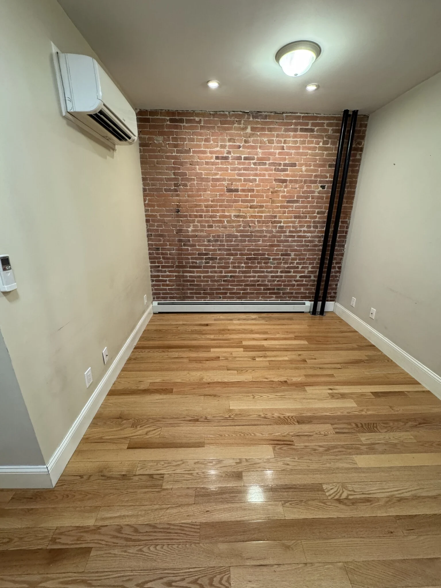 1 bed, 1 bath apartment for rent at 51 Joy St Unit 1R, Beacon Hill — photo 1 of 13