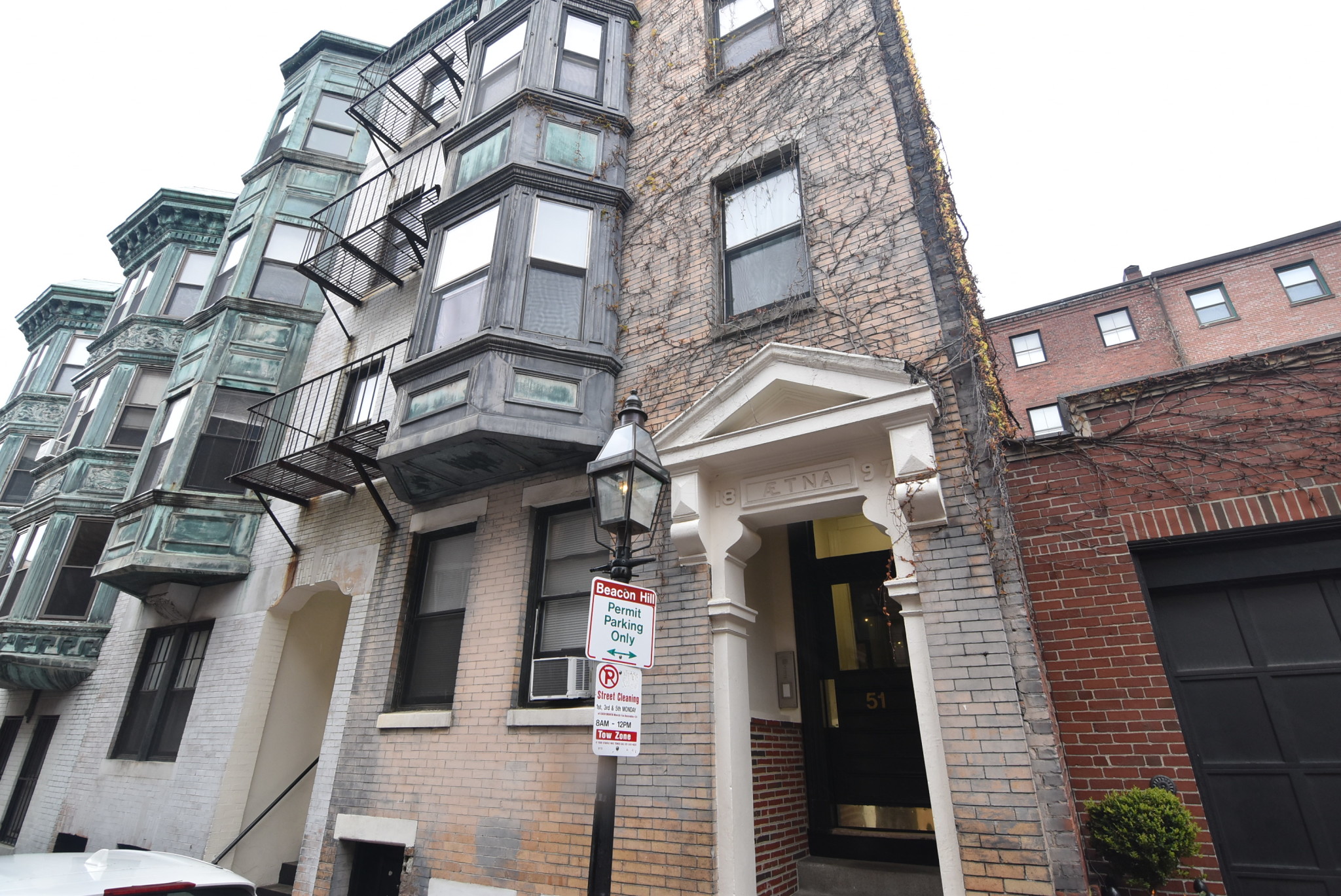 3 bed, 1.5 bath apartment for rent at 51 Joy St Unit 3, Beacon Hill