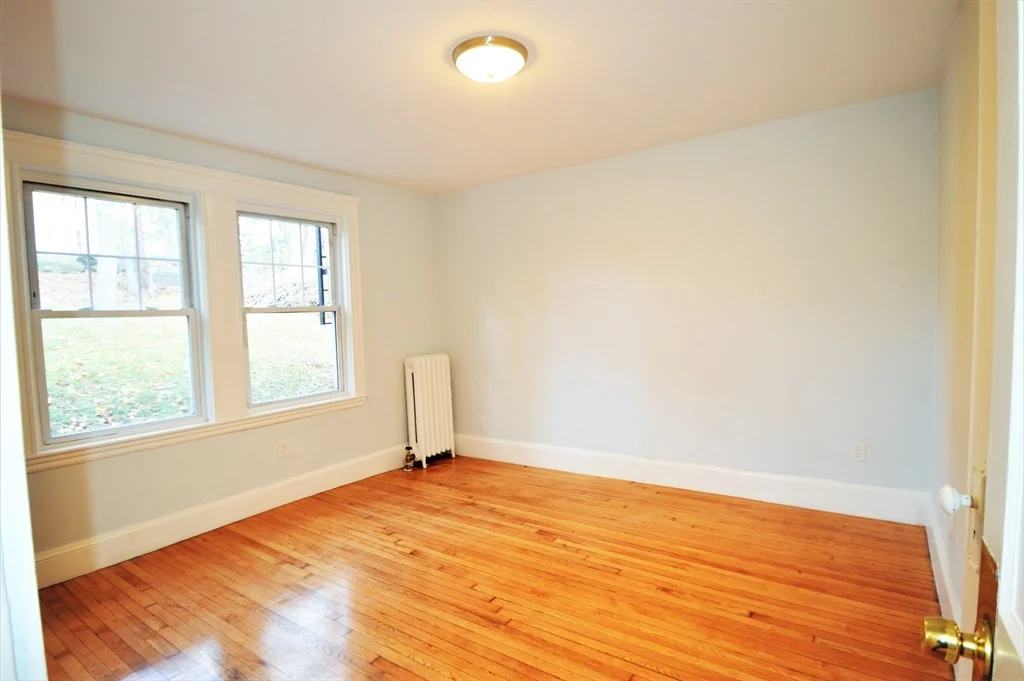 4 bed, 2 bath apartment for rent at 51 Leamington Rd Unit 1, Brighton — photo 5 of 12
