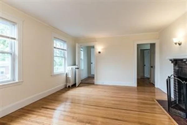 6 bed, 3 bath apartment for rent at 51 Leamington Rd Unit 2, Brighton — photo 3 of 9