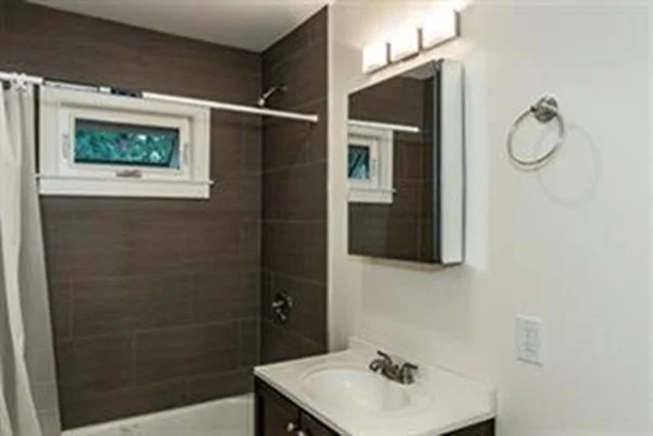 6 bed, 3 bath apartment for rent at 51 Leamington Rd Unit 2, Brighton — photo 6 of 9