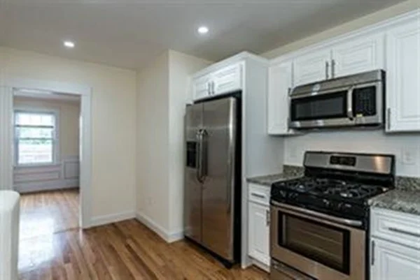 6 bed, 3 bath apartment for rent at 51 Leamington Rd Unit 2, Brighton — photo 2 of 9