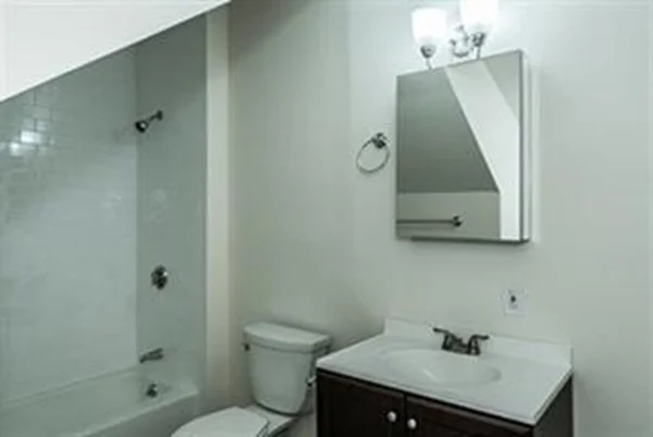 6 bed, 3 bath apartment for rent at 51 Leamington Rd Unit 2, Brighton — photo 7 of 9