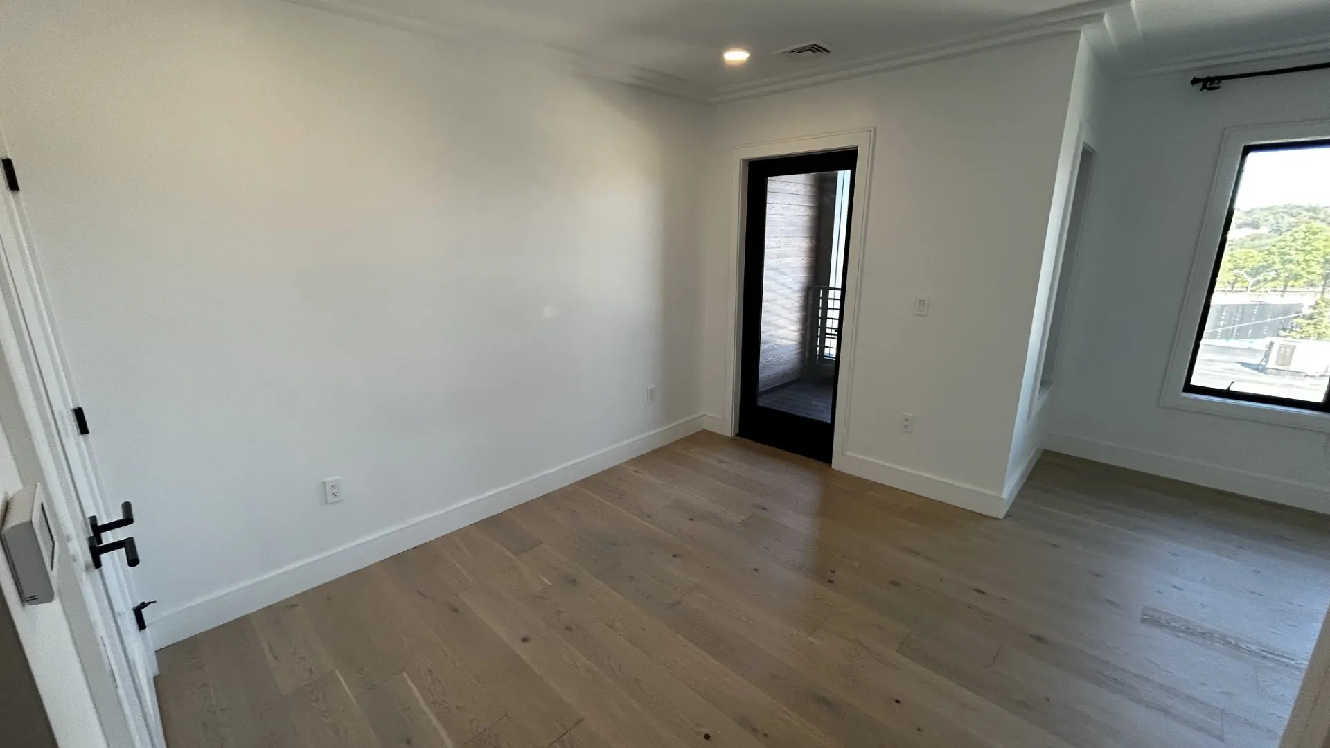 Studio bed, 1 bath apartment for rent at 51 Leo M Birmingham Pkwa Unit 405, Allston — photo 4 of 13
