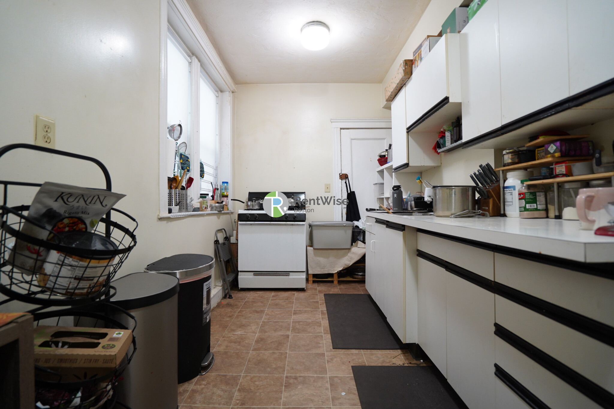 1 bed, 1 bath apartment for rent at 51 Linden St Unit 1, Allston — photo 3 of 9