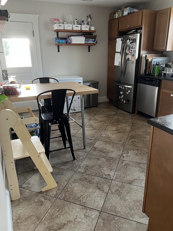 3 bed, 1 bath apartment for rent at 51 Linwood St Unit 2, Medford — photo 12 of 18