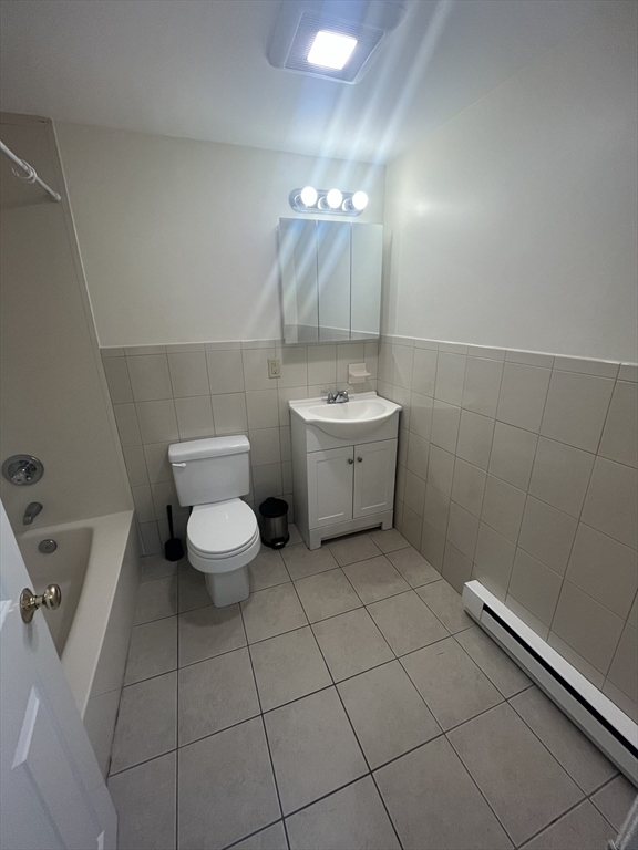 2 bed, 1 bath apartment for rent at 51 Lynde St Unit 2, Melrose — photo 2 of 3