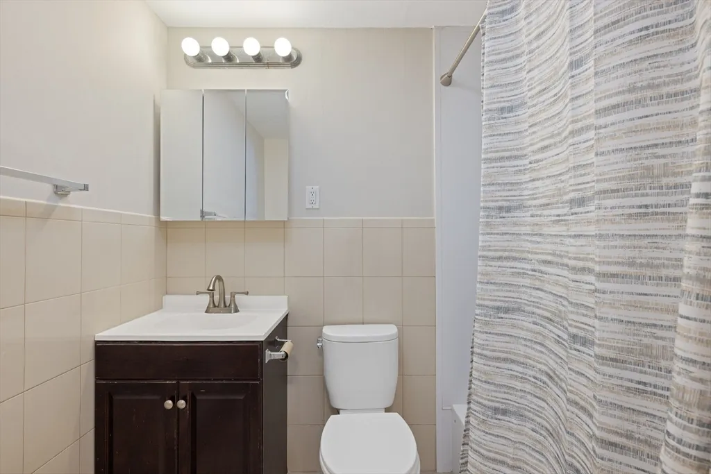 2 bed, 1 bath apartment for rent at 51 Lynde St Unit 3, Melrose — photo 10 of 14