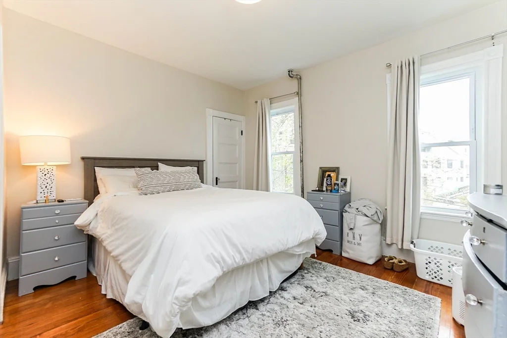 3 bed, 1 bath apartment for rent at 51 Main St Unit 2, Winter Hill — photo 10 of 23