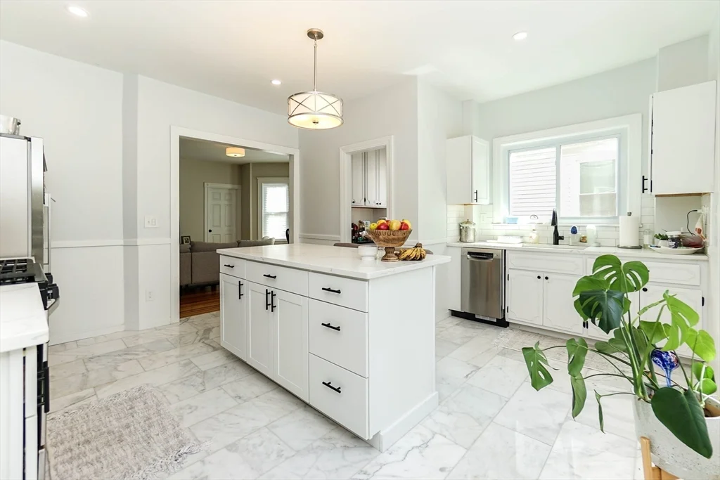 3 bed, 1 bath apartment for rent at 51 Main St Unit 2, Winter Hill — photo 3 of 23