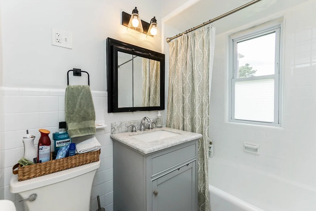 3 bed, 1 bath apartment for rent at 51 Main St Unit 2, Winter Hill — photo 21 of 23