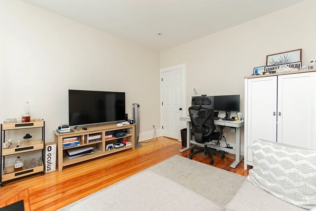 3 bed, 1 bath apartment for rent at 51 Main St Unit 2, Winter Hill — photo 14 of 23