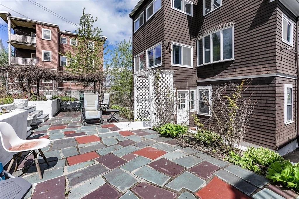 3 bed, 1 bath apartment for rent at 51 Main St Unit 2, Winter Hill — photo 22 of 23