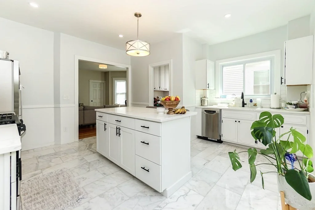 3 bed, 1 bath apartment for rent at 51 Main St Unit 3, Winter Hill — photo 3 of 20