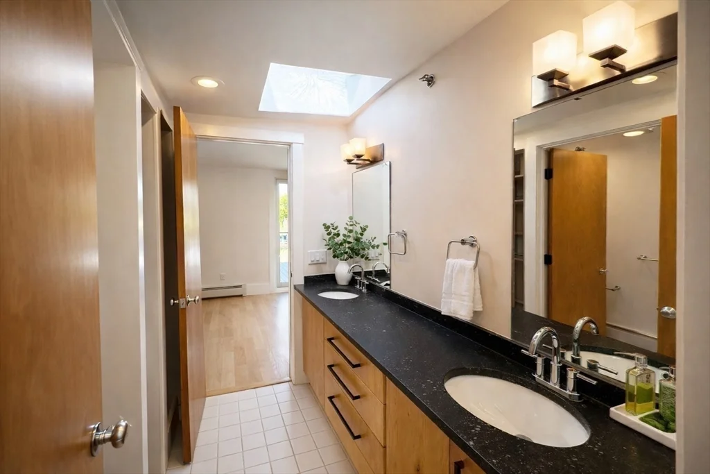 3 bed, 2 bath apartment for rent at 51 Market St Unit 2, The Port — photo 12 of 14