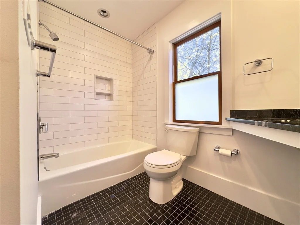 3 bed, 2 bath apartment for rent at 51 Market St Unit 2, The Port — photo 9 of 14