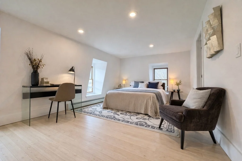 3 bed, 2 bath apartment for rent at 51 Market St Unit 2, The Port — photo 11 of 14