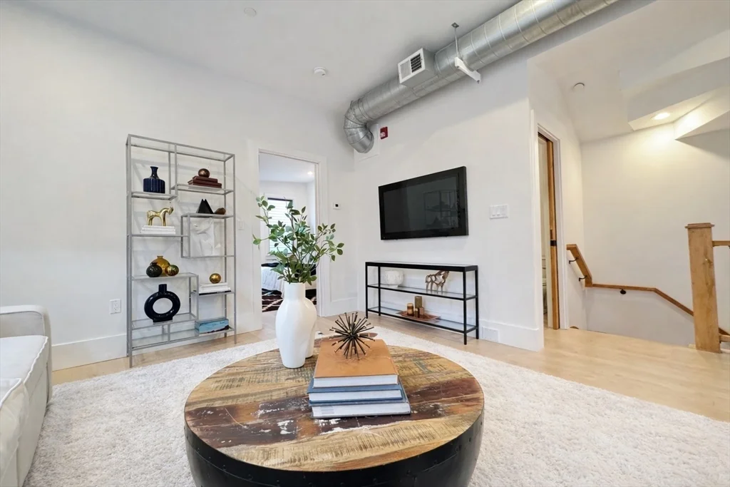 3 bed, 2 bath apartment for rent at 51 Market St Unit 2, The Port — photo 2 of 14