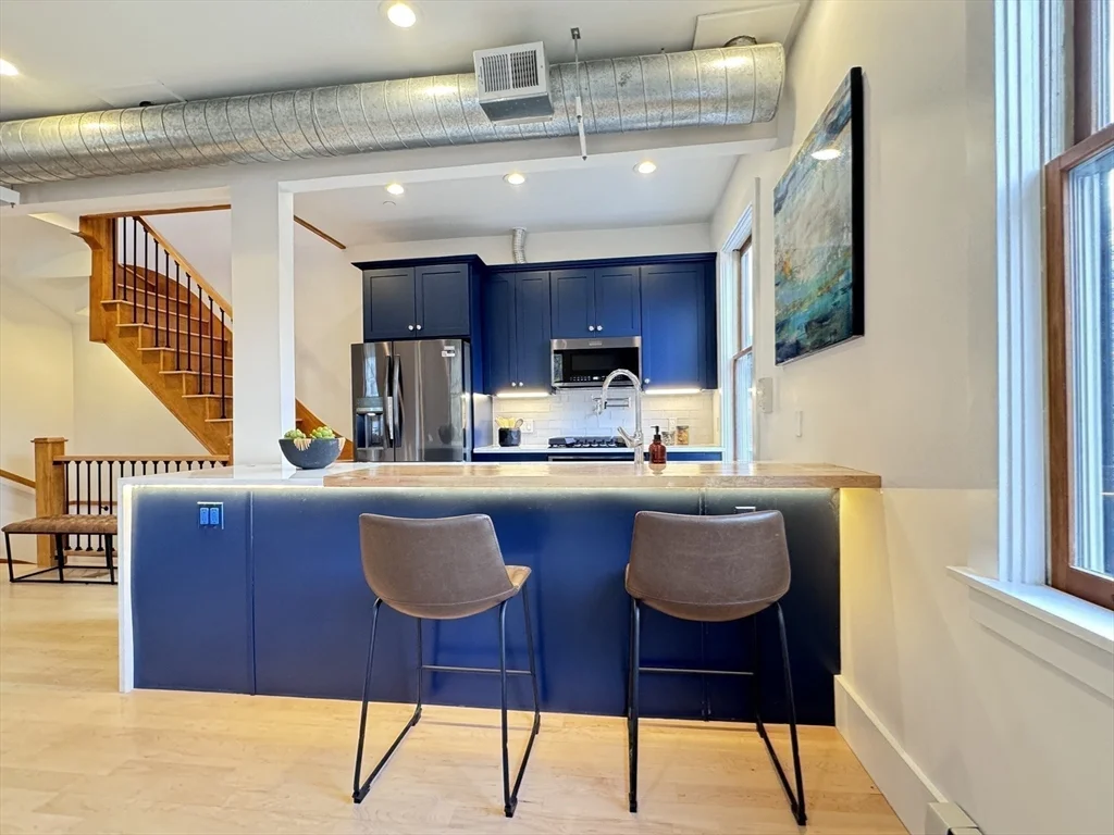 3 bed, 2 bath apartment for rent at 51 Market St Unit 2, The Port — photo 5 of 14