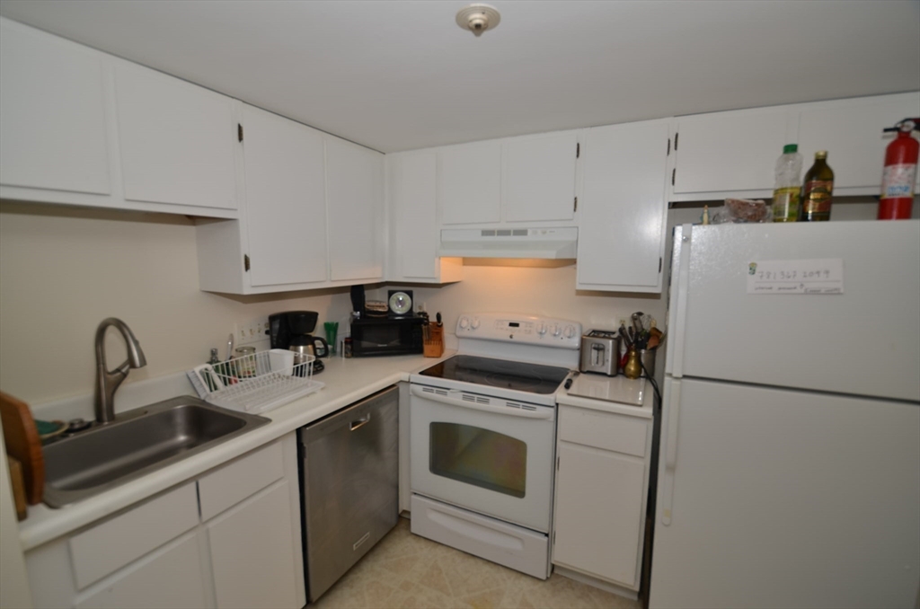 1 bed, 1 bath apartment for rent at 51 Melrose St Unit 5E, Melrose — photo 9 of 31