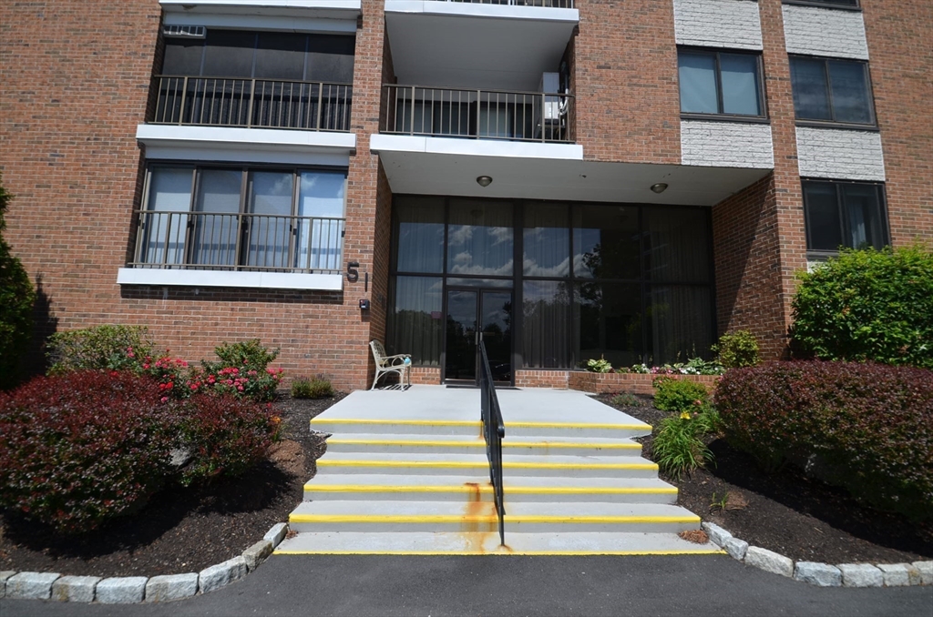 1 bed, 1 bath apartment for rent at 51 Melrose St Unit 5E, Melrose — photo 4 of 31