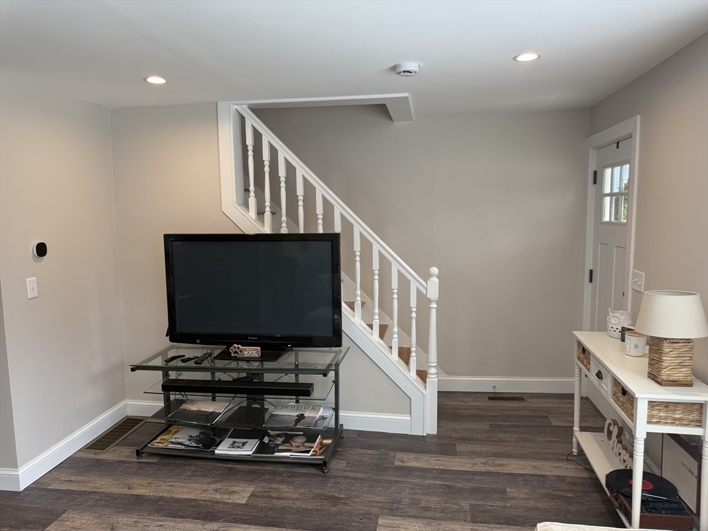 2 bed, 1 bath apartment for rent at 51 Mill St Unit 51, Dracut — photo 6 of 12