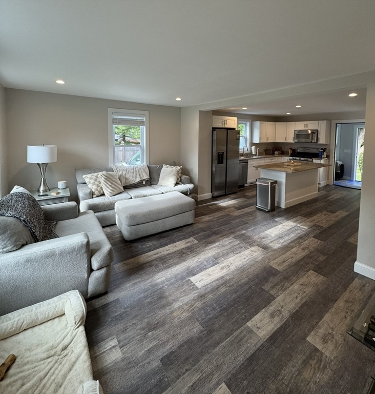 2 bed, 1 bath apartment for rent at 51 Mill St Unit 51, Dracut — photo 4 of 12