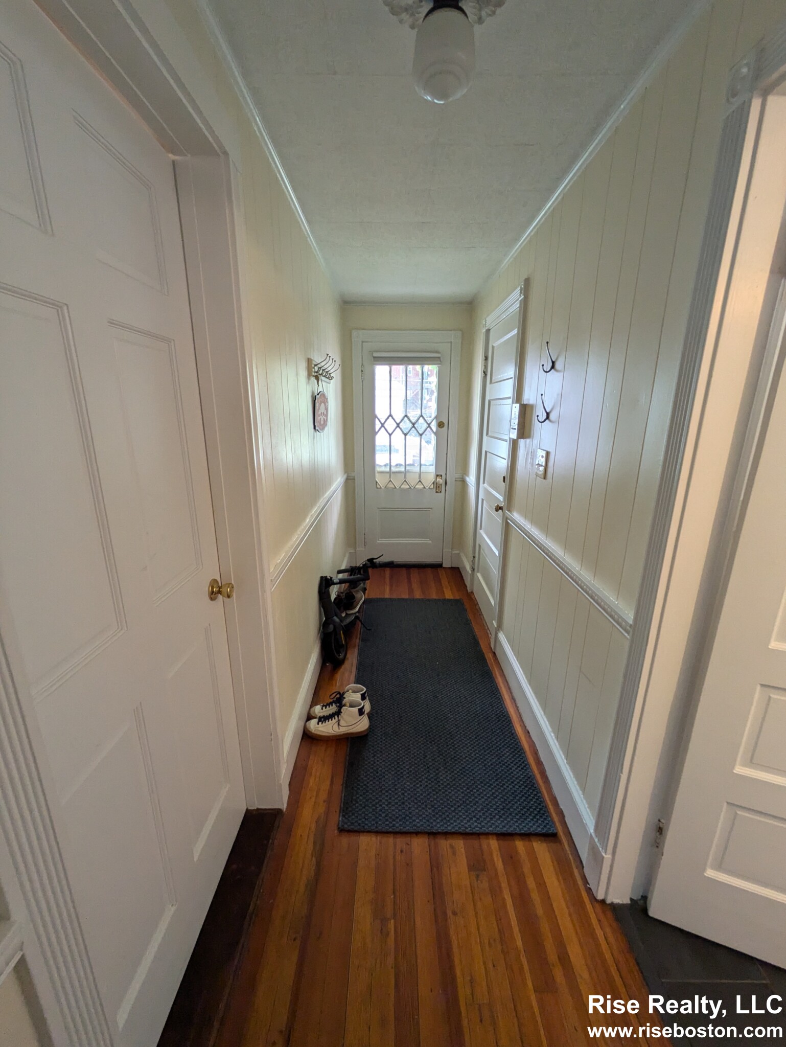 3 bed, 1 bath apartment for rent at 51 Montfern Ave Unit 3, Oak Square — photo 13 of 14